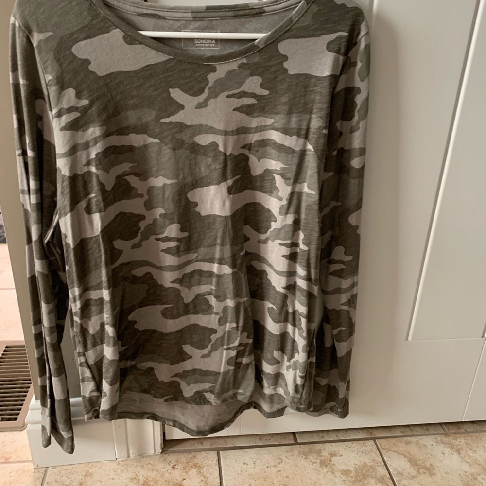 Camo long sleeve tee